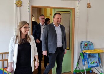 V pondělí 11.4.  navštívil naši charitu nový ministr práce a sociálních věcí pan Marián Jurečka. 