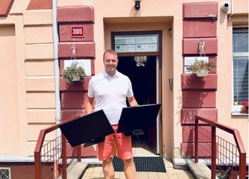 Poděkování za poskytnutí materiálního daru: monitory značky Dell