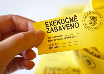 Život s dlužníkem: Jak nepřijít o věci v případě, že sdílíte domácnost s dlužníkem