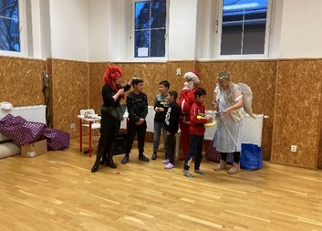 „Mikulášská diskotéka s nadílkou” v Komunitním centru Janov