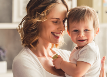 Nezapomeňte dnes popřát maminkám, slavíme Den matek