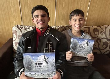 Společné čtení s dětmi v sociálních službách: Knihy jako cesta k poznání a radosti